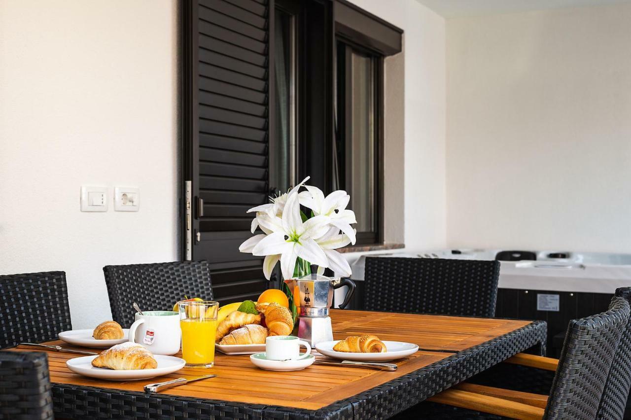 Apartment Auretta Novigrad  Bagian luar foto